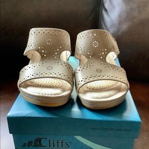 Tan Slide on Wedge Shoes 10M